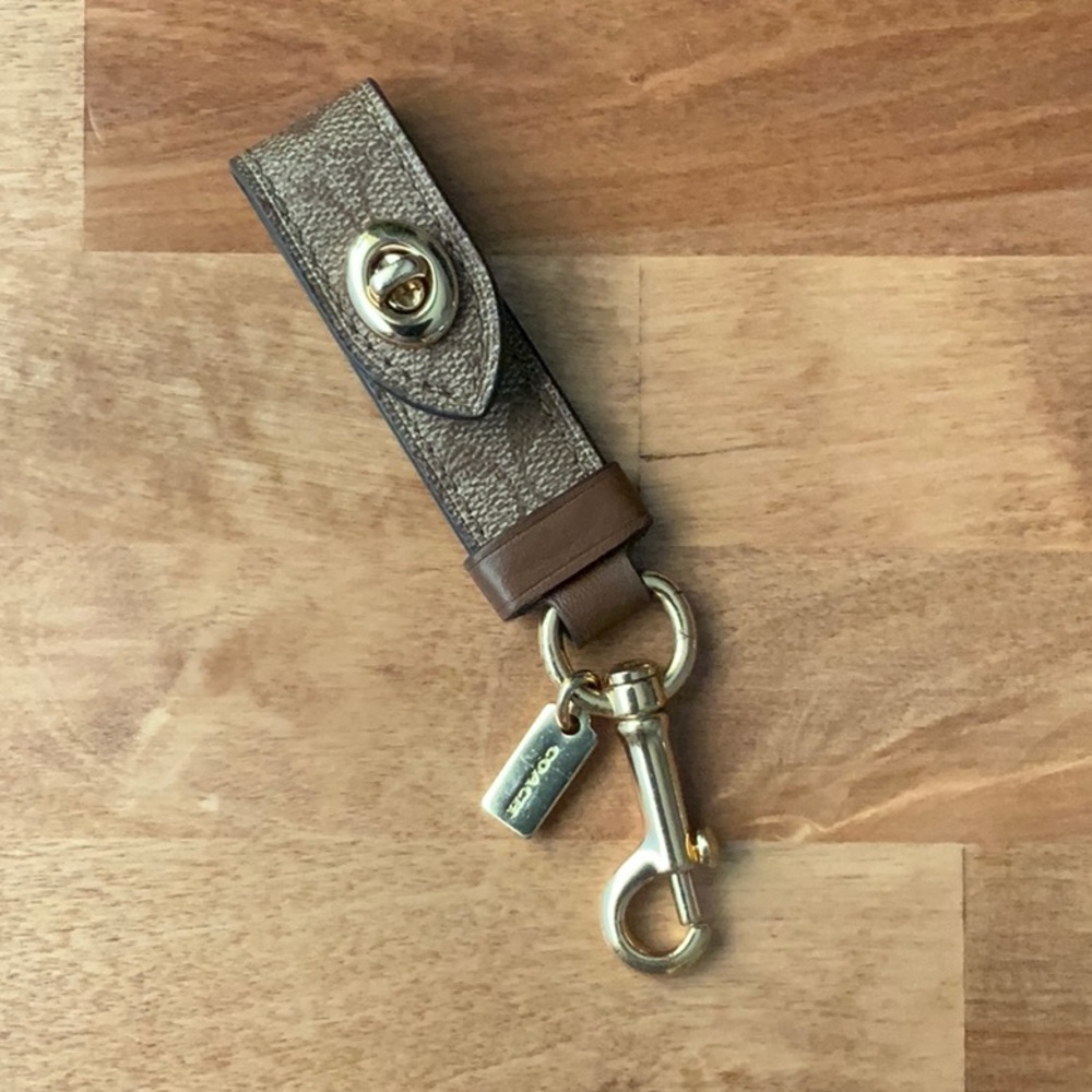 Coach signature key fob keychain handbag jewelry
